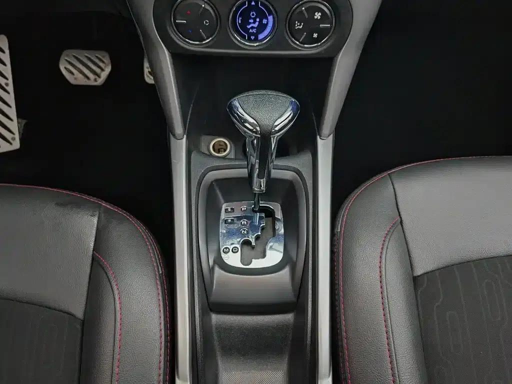 Citroën C3-XR 2015 1.6L Automatic Pioneer Edition — миниатюра 13