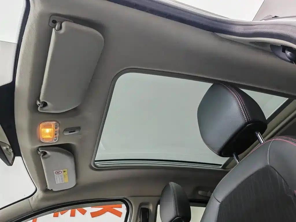 Citroën C3-XR 2015 1.6L Automatic Pioneer Edition — миниатюра 14