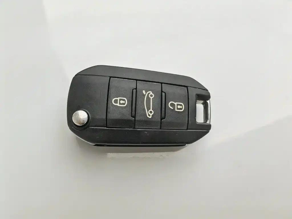 Citroën C3-XR 2015 1.6L Automatic Pioneer Edition — миниатюра 19