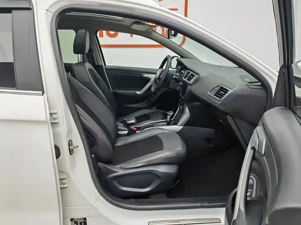 Citroën C3-XR 2015 1.6L Automatic Pioneer Edition — миниатюра 23