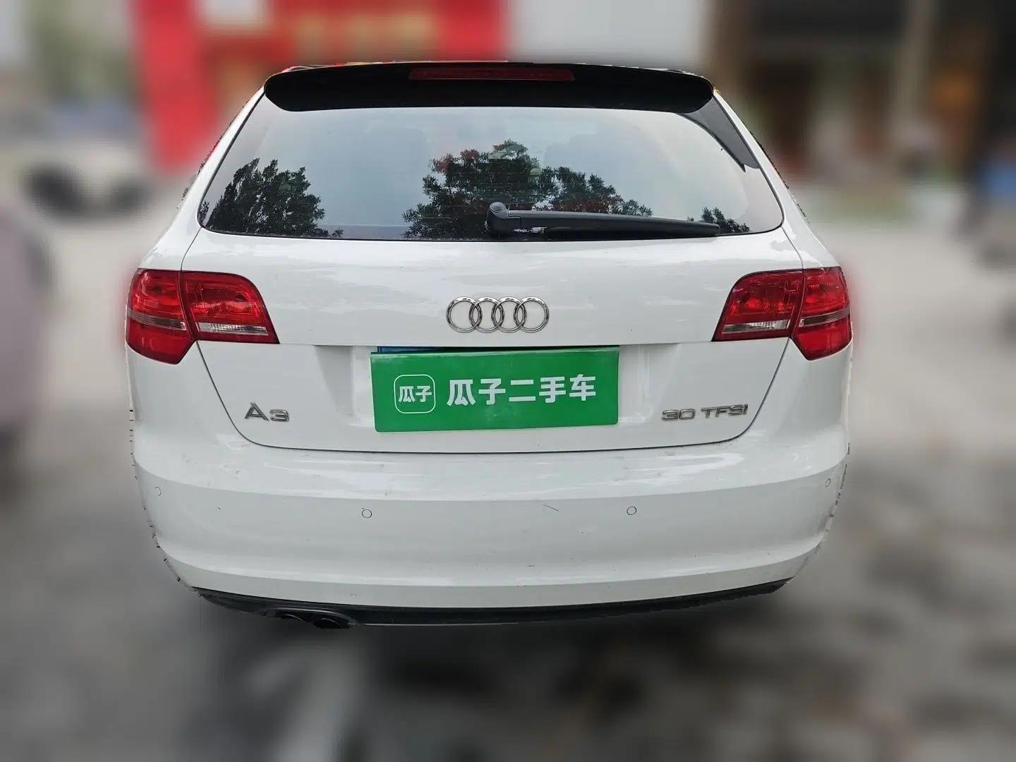 Audi A3 2013 Sportback 30 TFSI Luxury Model — миниатюра 5