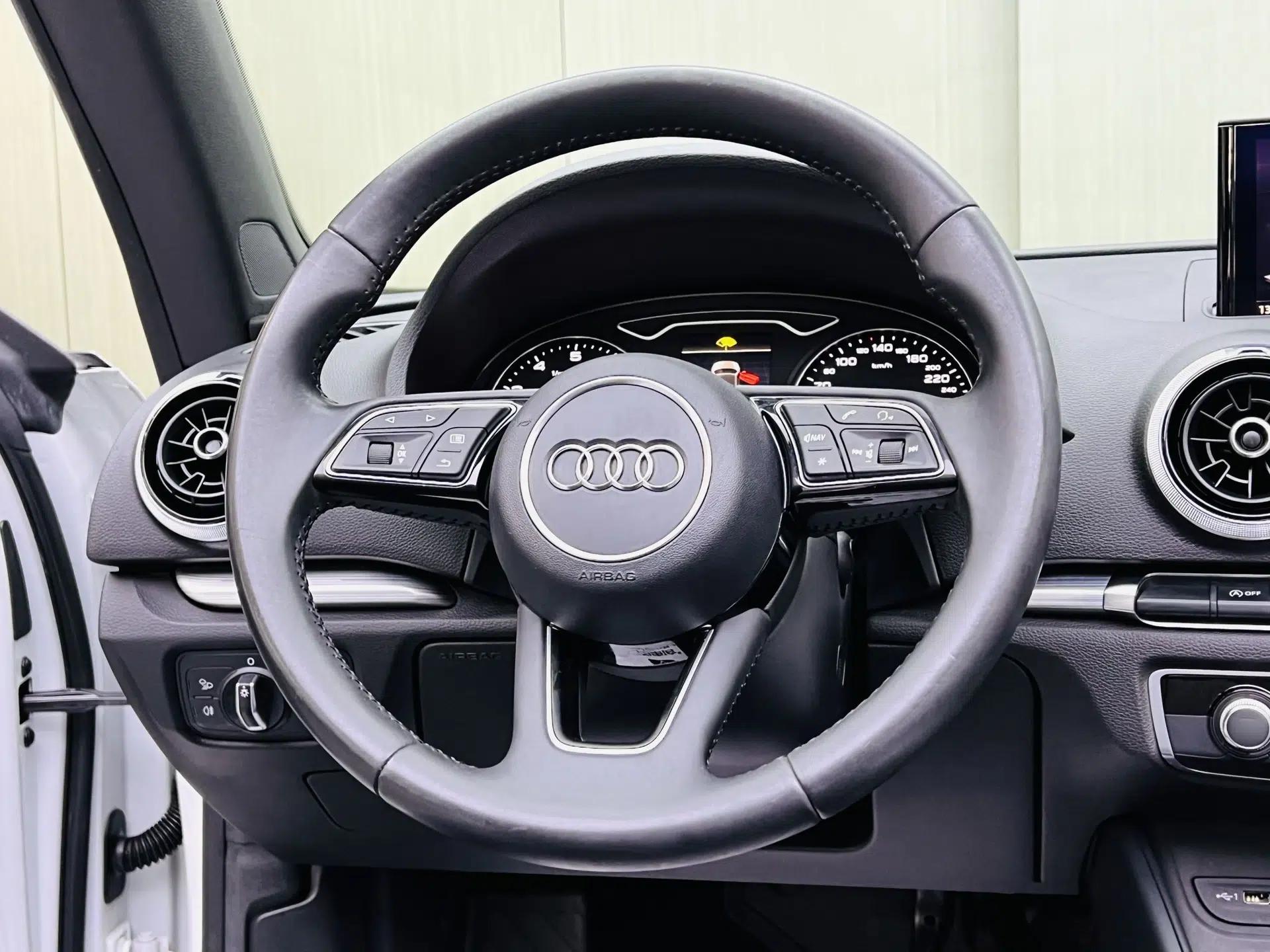 Audi A3 2017 Cabriolet 40 TFSI — миниатюра 11