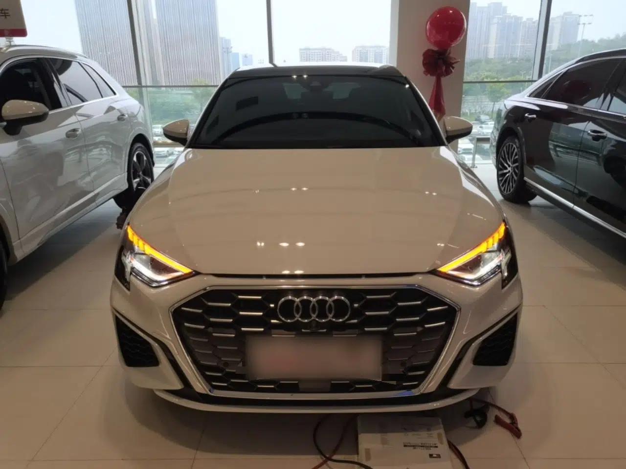 Audi A3 2024 Sportback 35 TFSI Fashionable Sports Model — миниатюра 2