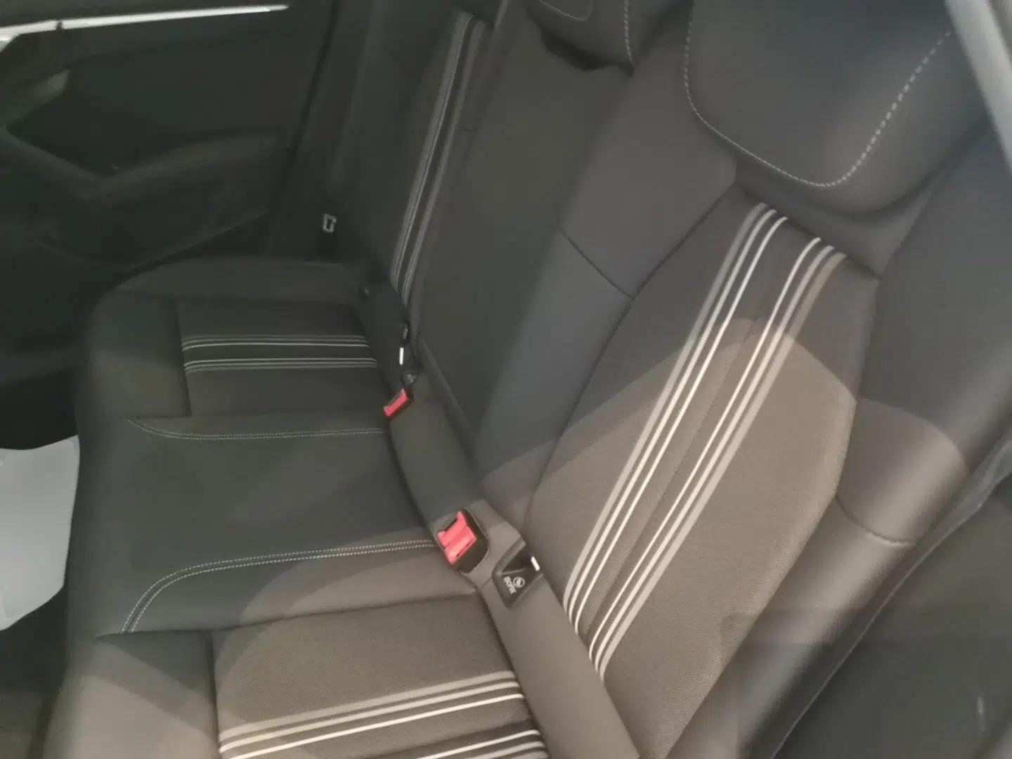 Audi A3 2024 Sportback 35 TFSI Fashionable Sports Model — миниатюра 20