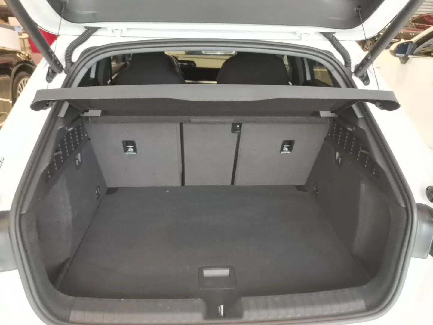 Audi A3 2024 Sportback 35 TFSI Fashionable Sports Model — миниатюра 22