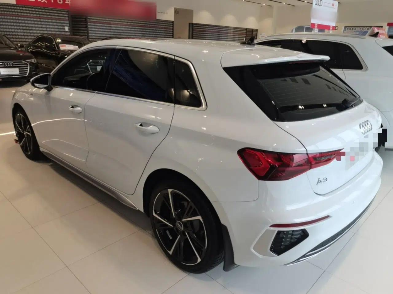 Audi A3 2024 Sportback 35 TFSI Fashionable Sports Model — миниатюра 4