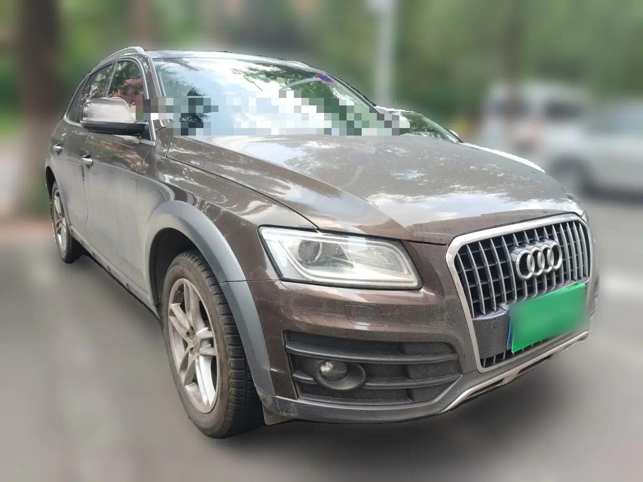 Audi Q5 2018 Collector's Edition 40 TFSI Technology Model — миниатюра 3