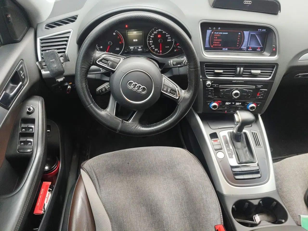 Audi Q5 2018 Collector's Edition 40 TFSI Technology Model — миниатюра 10