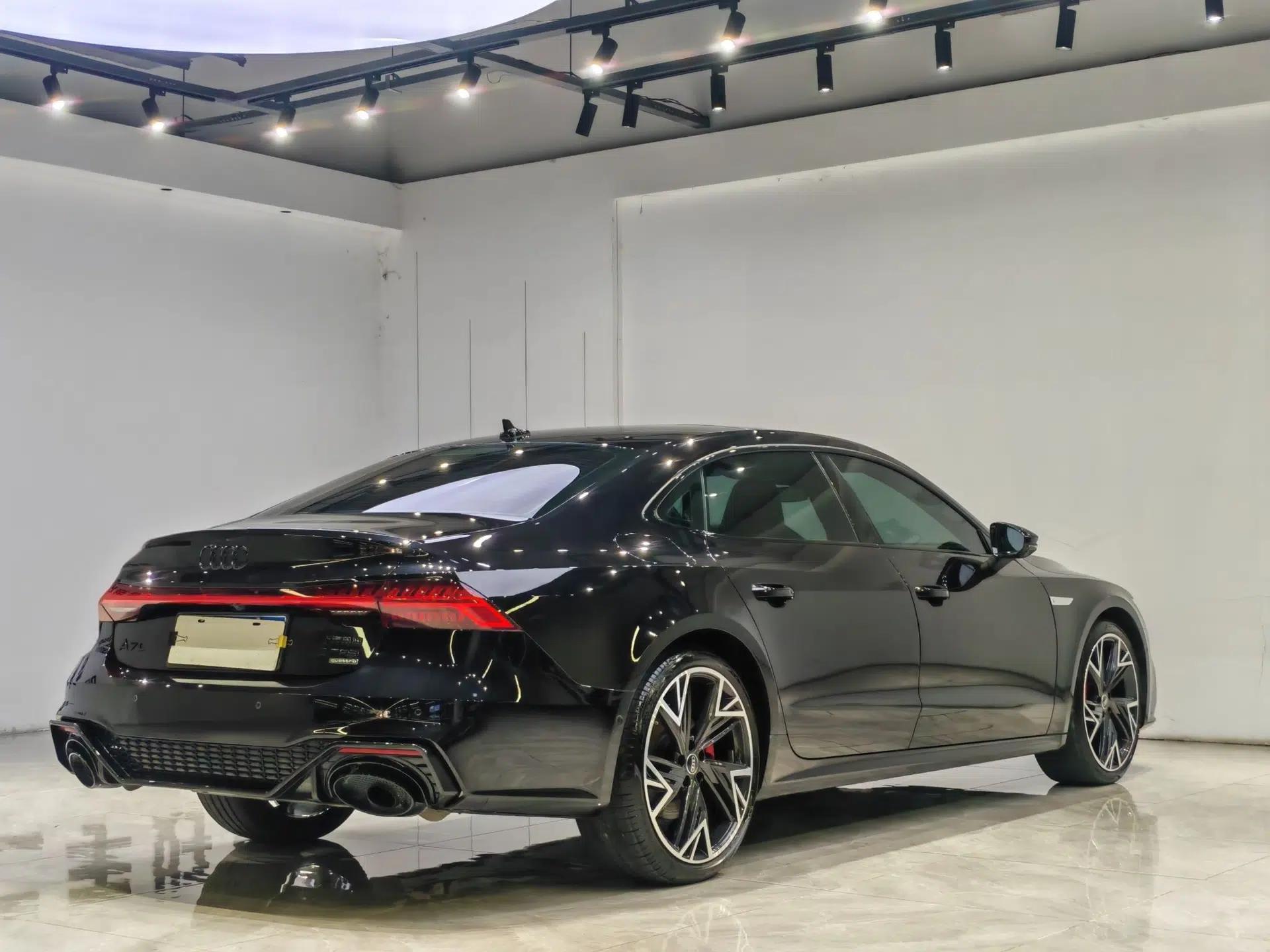 Audi A7L 2024 45 TFSI quattro Black Warrior Edition — миниатюра 17