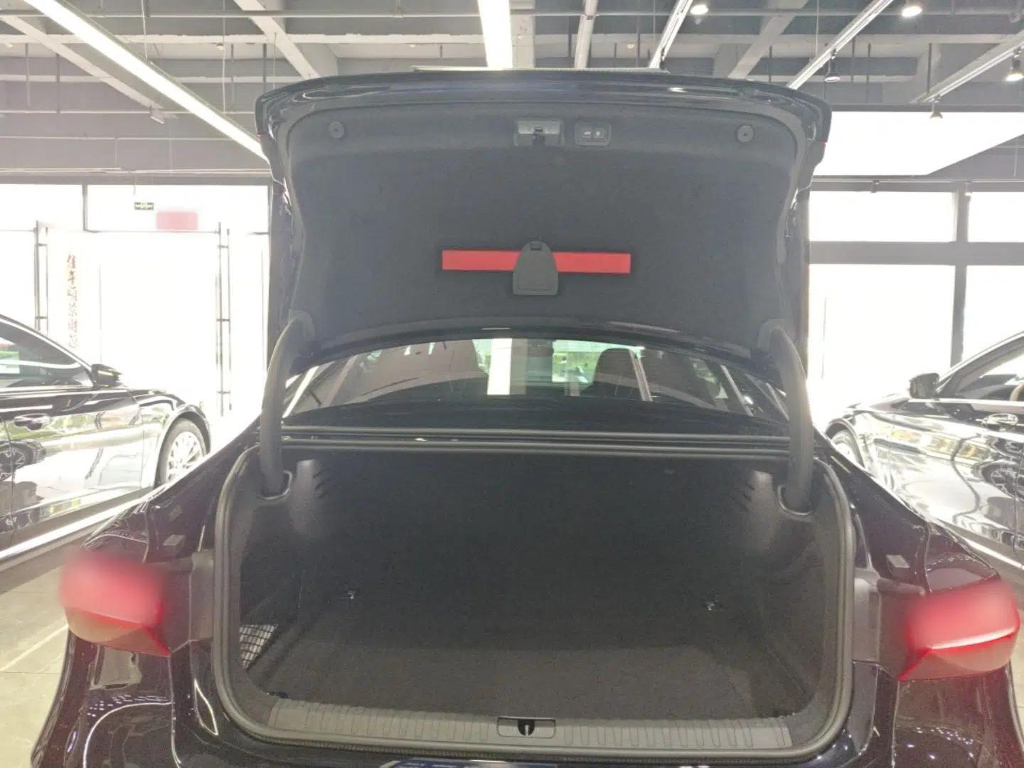 Audi A7L 2024 45 TFSI quattro Black Warrior Edition — миниатюра 28