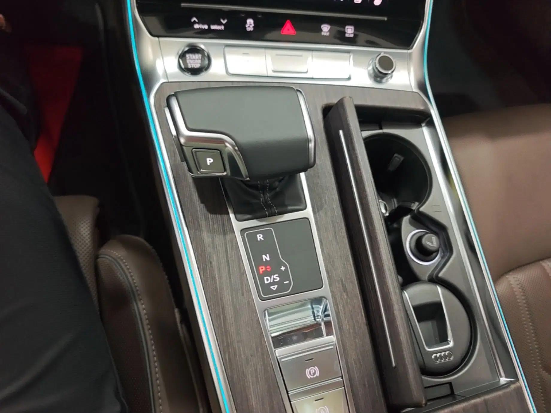 Audi A7L 2022 55 TFSI quattro S-line Zhiyuan Crystal Flow Package — миниатюра 16