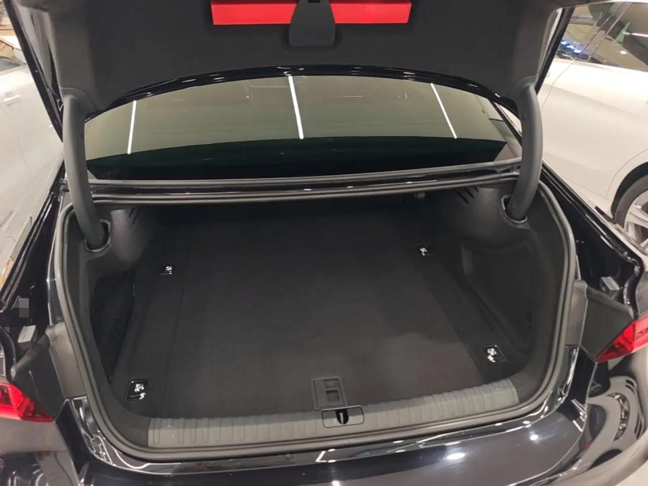 Audi A7L 2022 55 TFSI quattro S-line Zhiyuan Crystal Flow Package — миниатюра 22