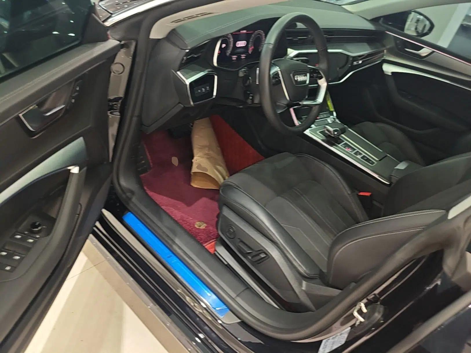 Audi A7L 2024 45TFSI S-line Dream-Building Edition Flow Crystal Package — миниатюра 18