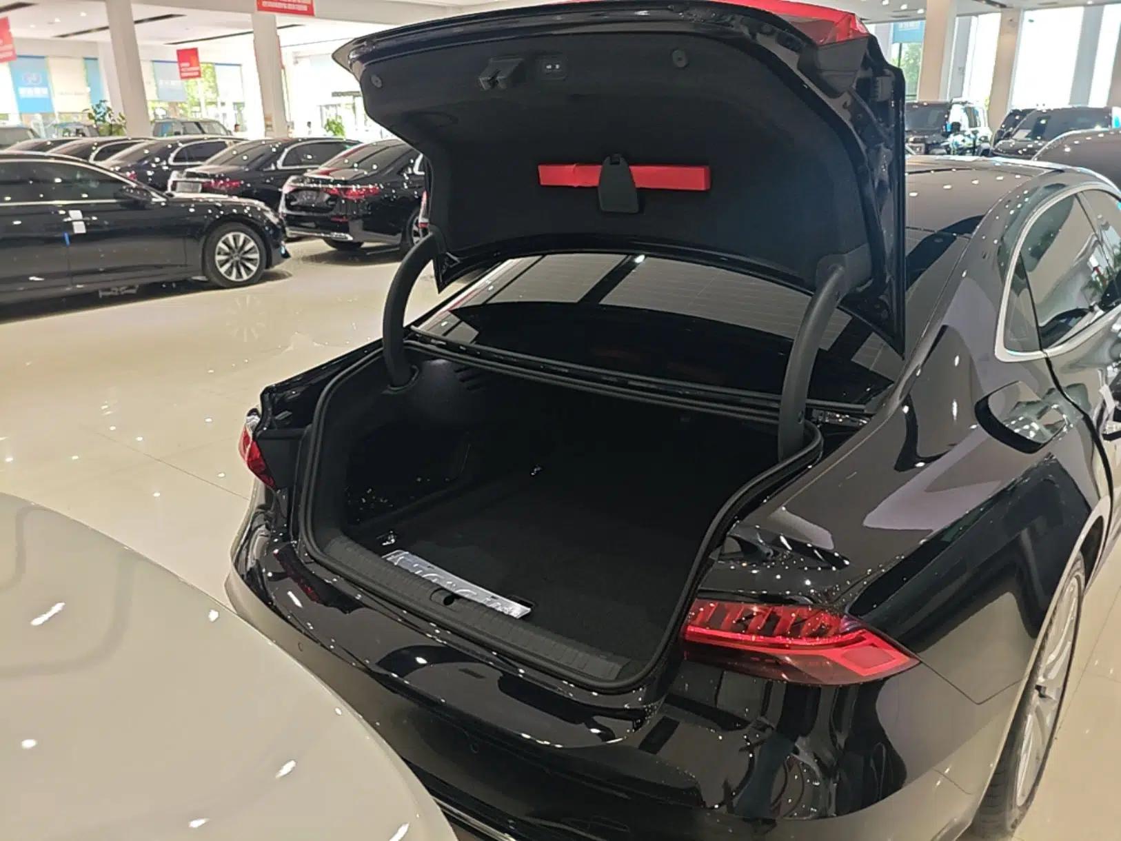 Audi A7L 2024 45TFSI S-line Dream-Building Edition Flow Crystal Package — миниатюра 22