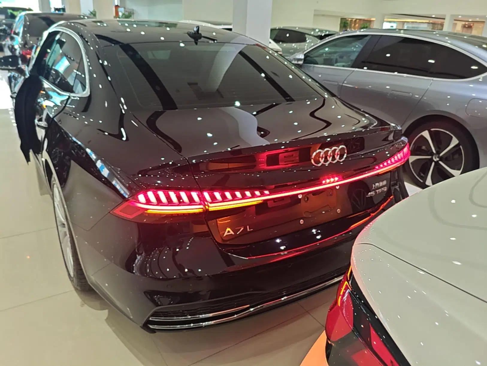 Audi A7L 2024 45TFSI S-line Dream-Building Edition Flow Crystal Package — миниатюра 5