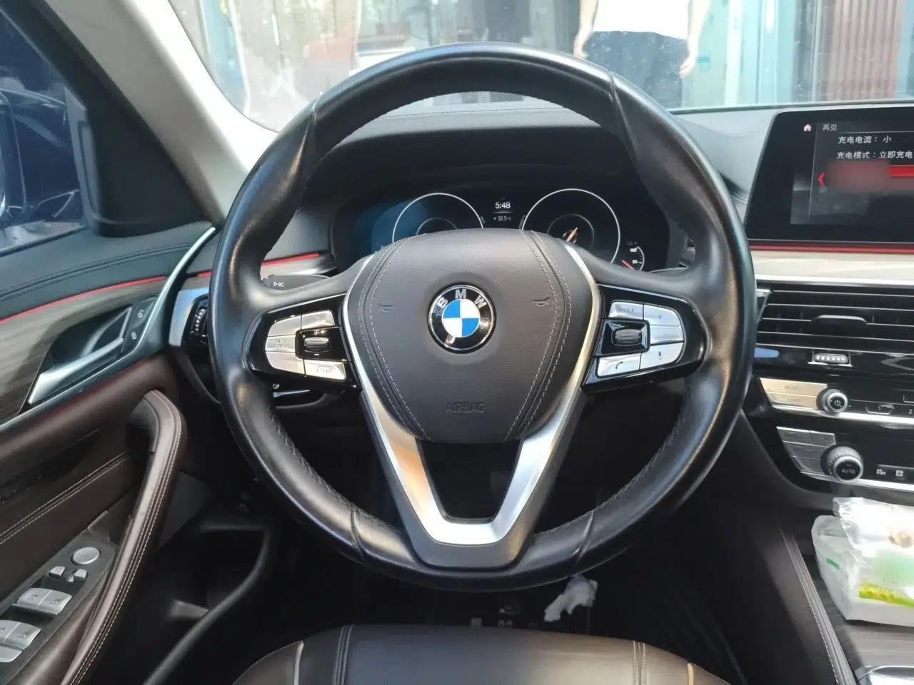BMW 5 Series New Energy 2019 530Le Luxury Package — миниатюра 10