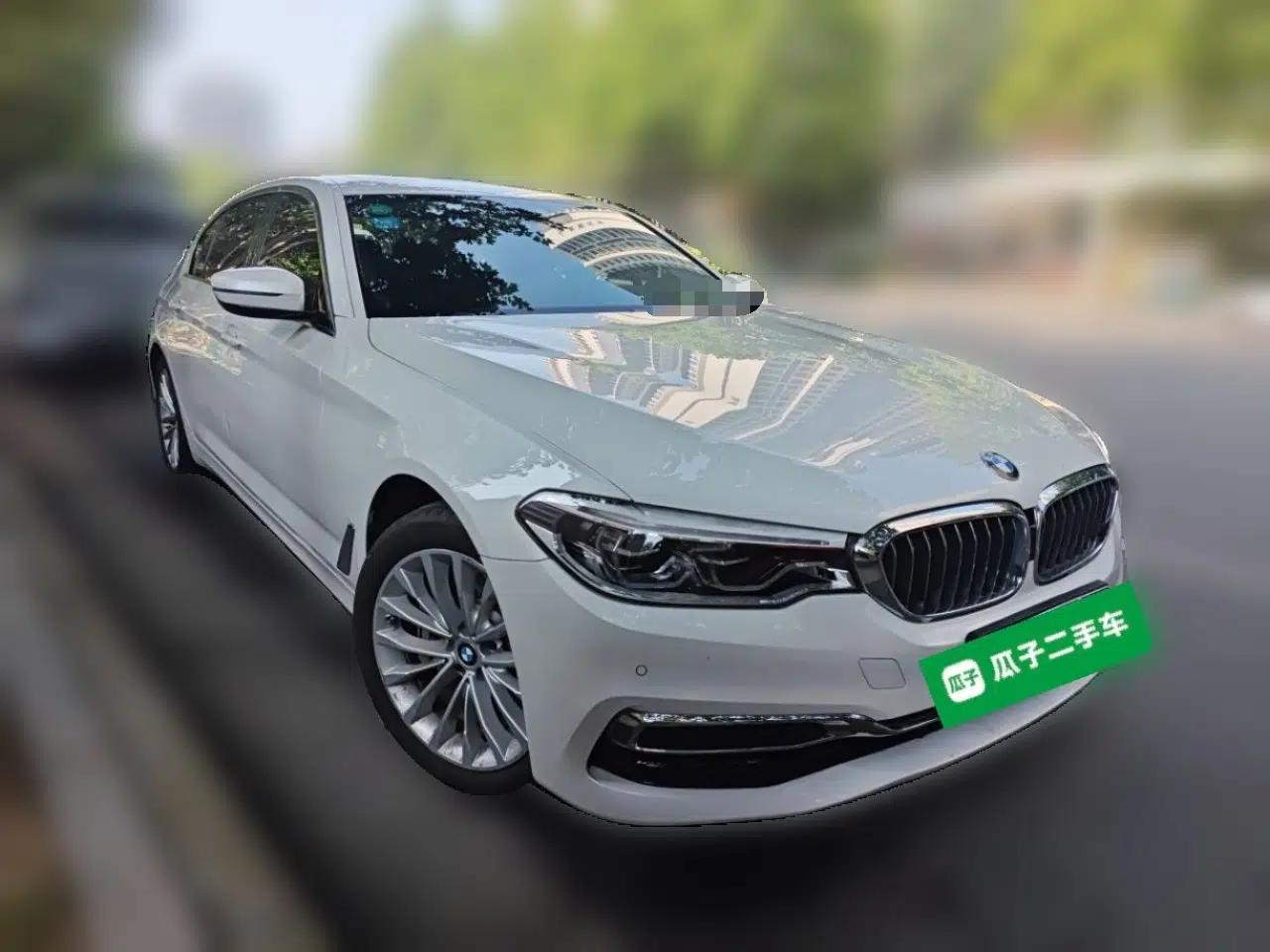 BMW 5 Series New Energy 2020 530Le Pioneer Edition — миниатюра 3