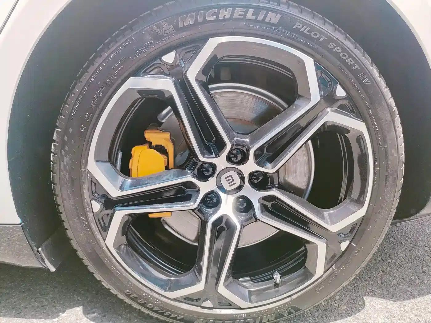 Xiaomi SU7 2024 Rear-Wheel Drive Long Range Advanced Intelligent Driving Pro Edition — миниатюра 12