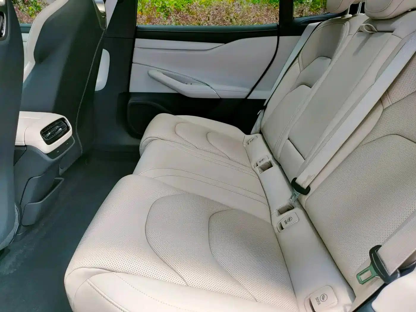 Xiaomi SU7 2024 Rear-Wheel Drive Long Range Advanced Intelligent Driving Pro Edition — миниатюра 19