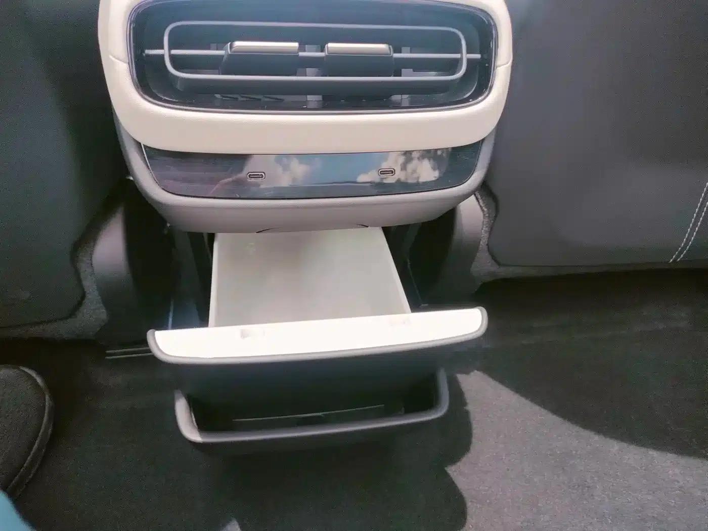 Xiaomi SU7 2024 Rear-Wheel Drive Long Range Advanced Intelligent Driving Pro Edition — миниатюра 22