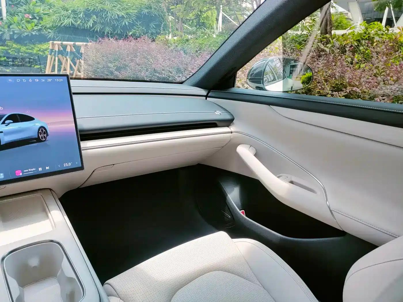 Xiaomi SU7 2024 Rear-Wheel Drive Long Range Advanced Intelligent Driving Pro Edition — миниатюра 25