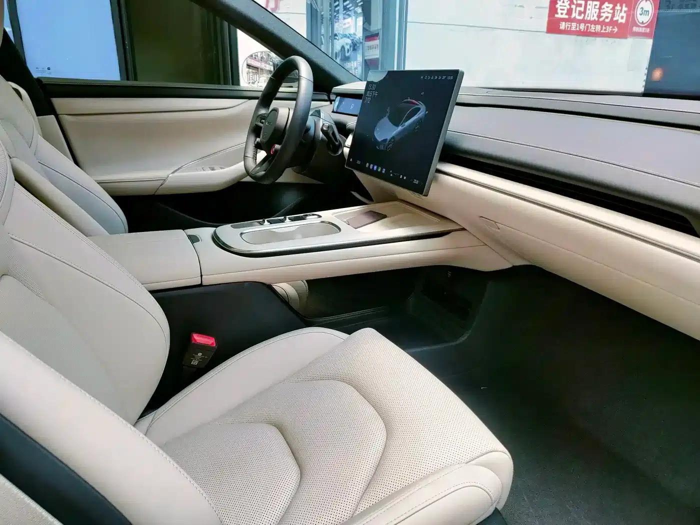 Xiaomi SU7 2024 Rear-Wheel Drive Long Range Advanced Intelligent Driving Pro Edition — миниатюра 28