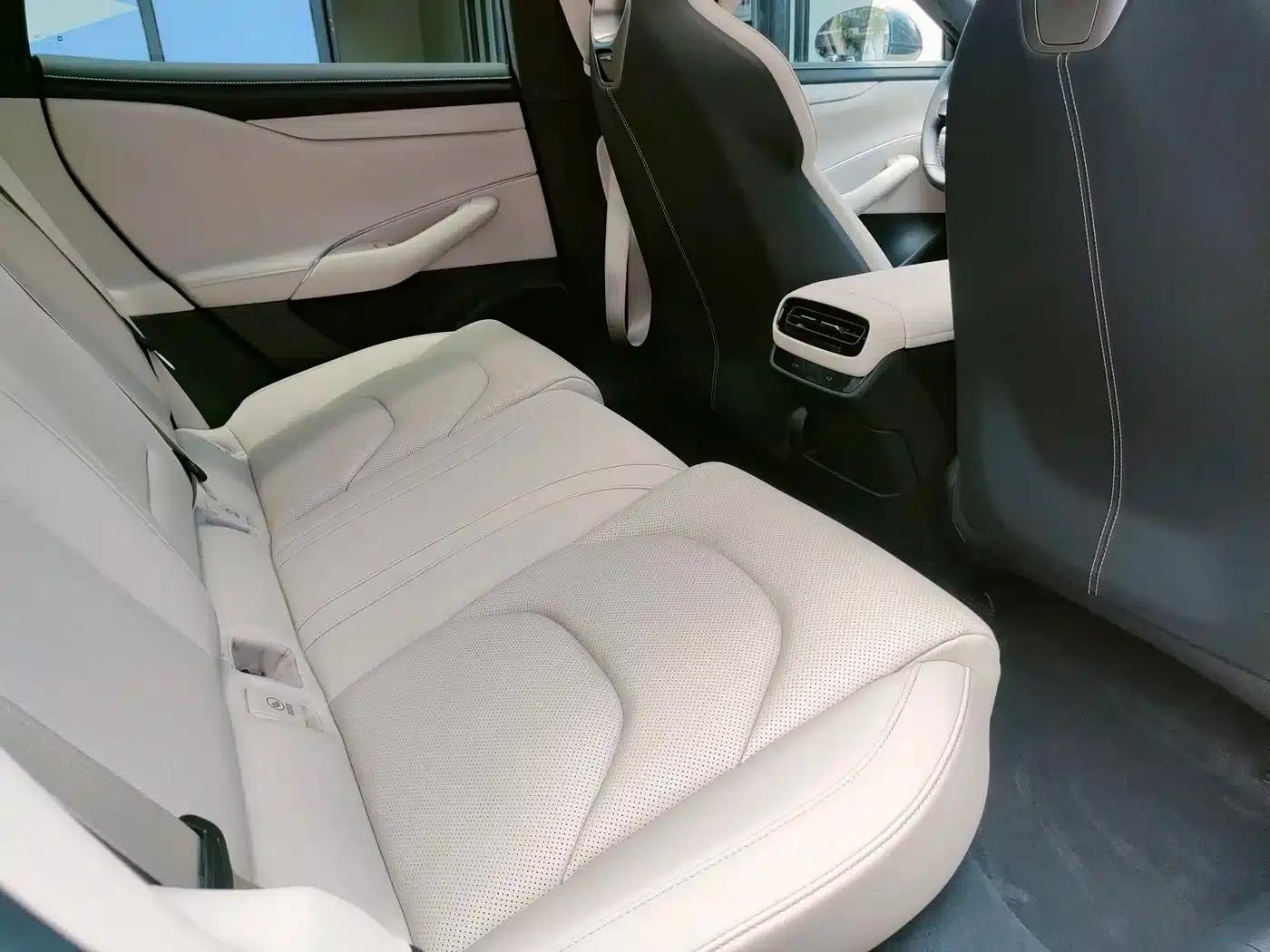 Xiaomi SU7 2024 Rear-Wheel Drive Long Range Advanced Intelligent Driving Pro Edition — миниатюра 30
