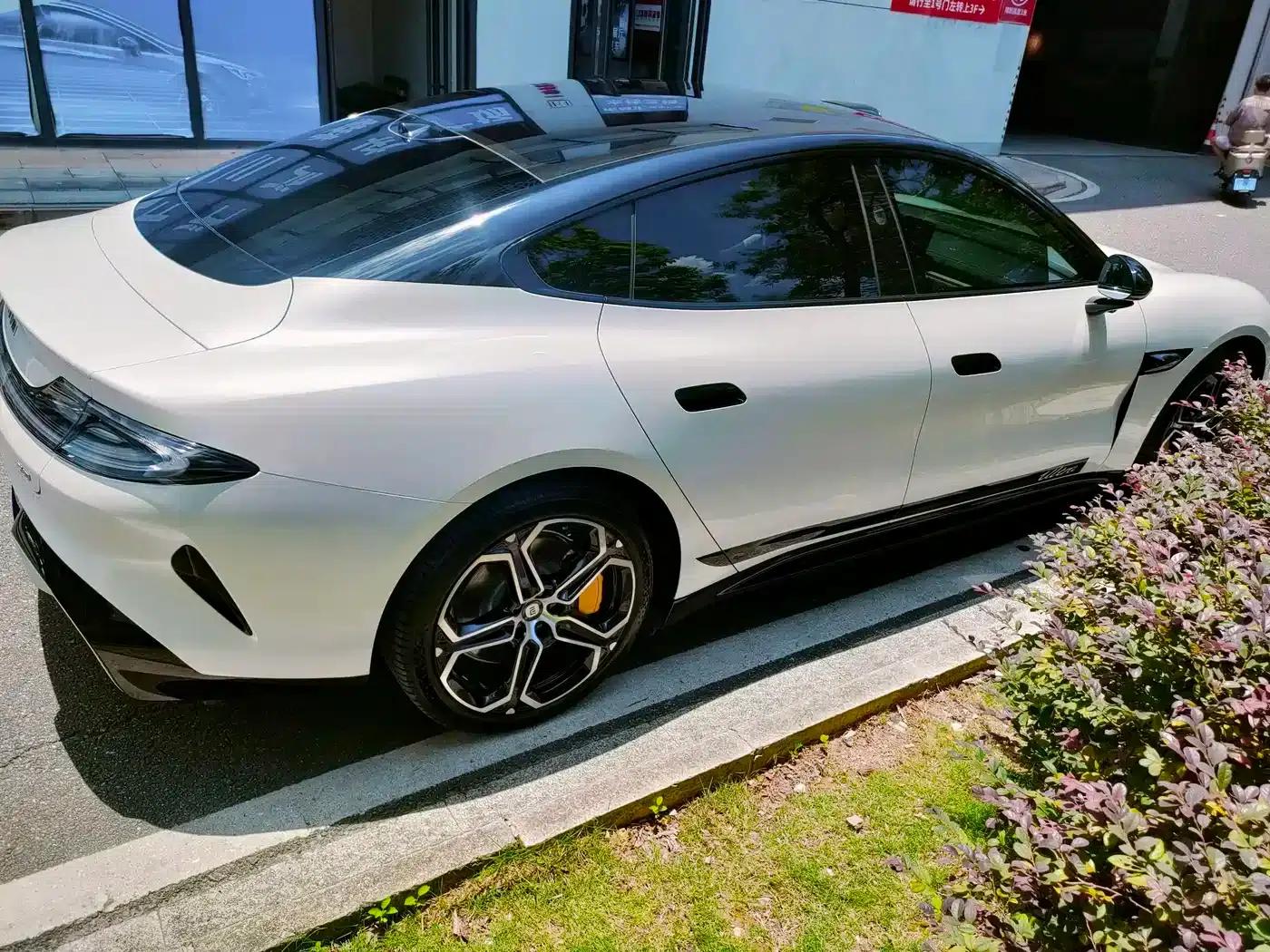 Xiaomi SU7 2024 Rear-Wheel Drive Long Range Advanced Intelligent Driving Pro Edition — миниатюра 8