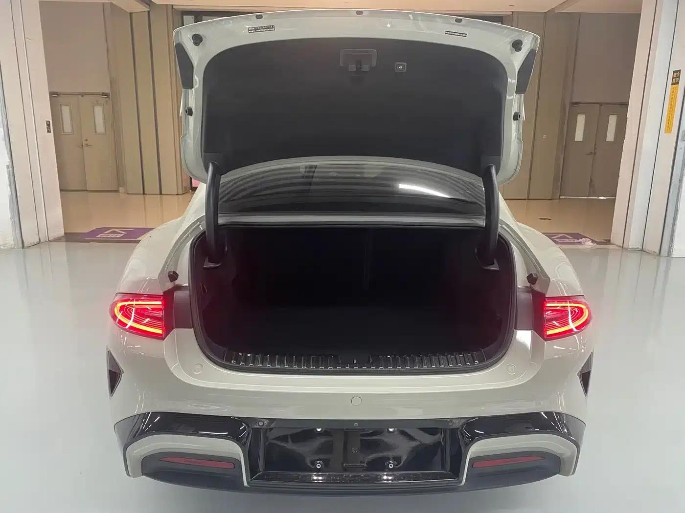 Xiaomi SU7 2024 All-Wheel Drive Long Range High-End Intelligent Driving Max Edition — миниатюра 18