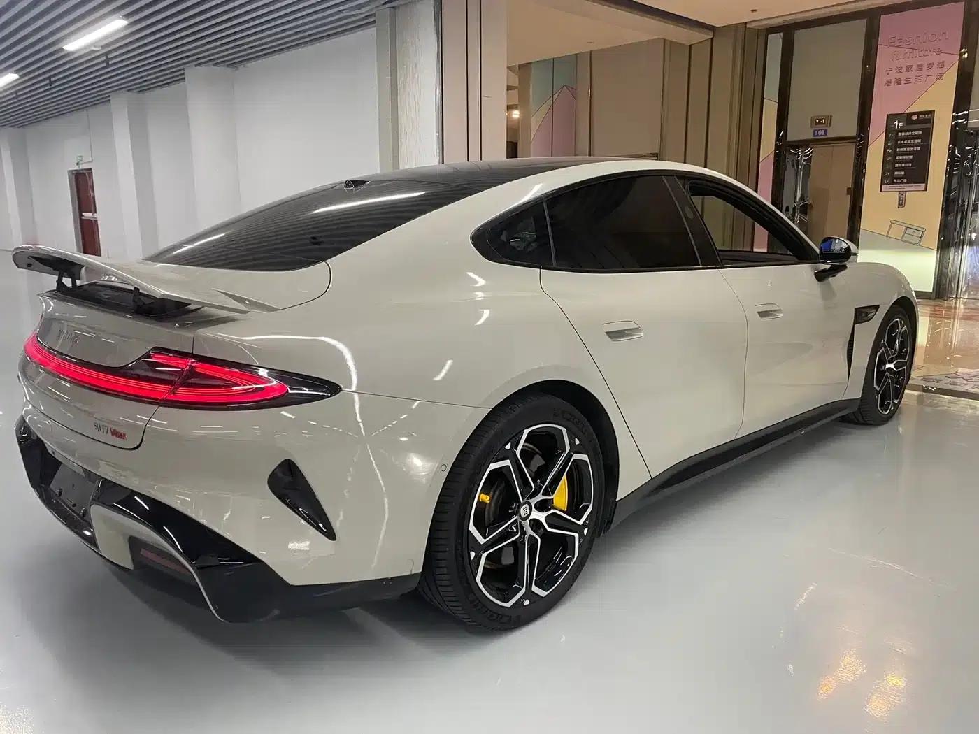 Xiaomi SU7 2024 All-Wheel Drive Long Range High-End Intelligent Driving Max Edition — миниатюра 20