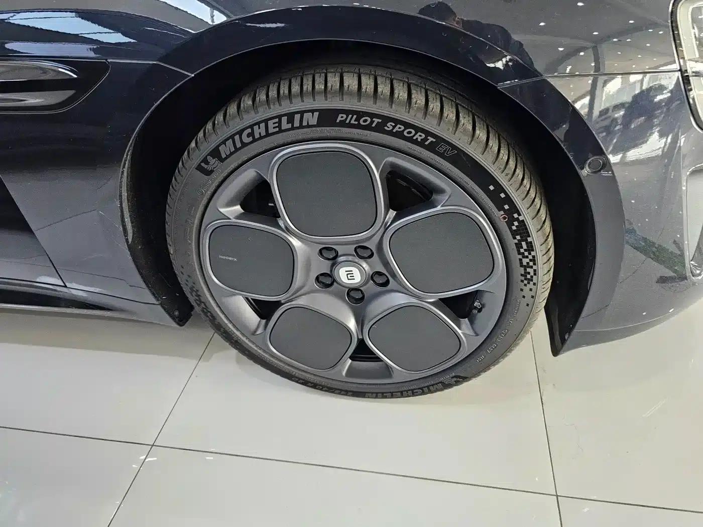 Xiaomi SU7 2024 Rear-Wheel Drive Long Range Advanced Intelligent Driving Pro Edition — миниатюра 4