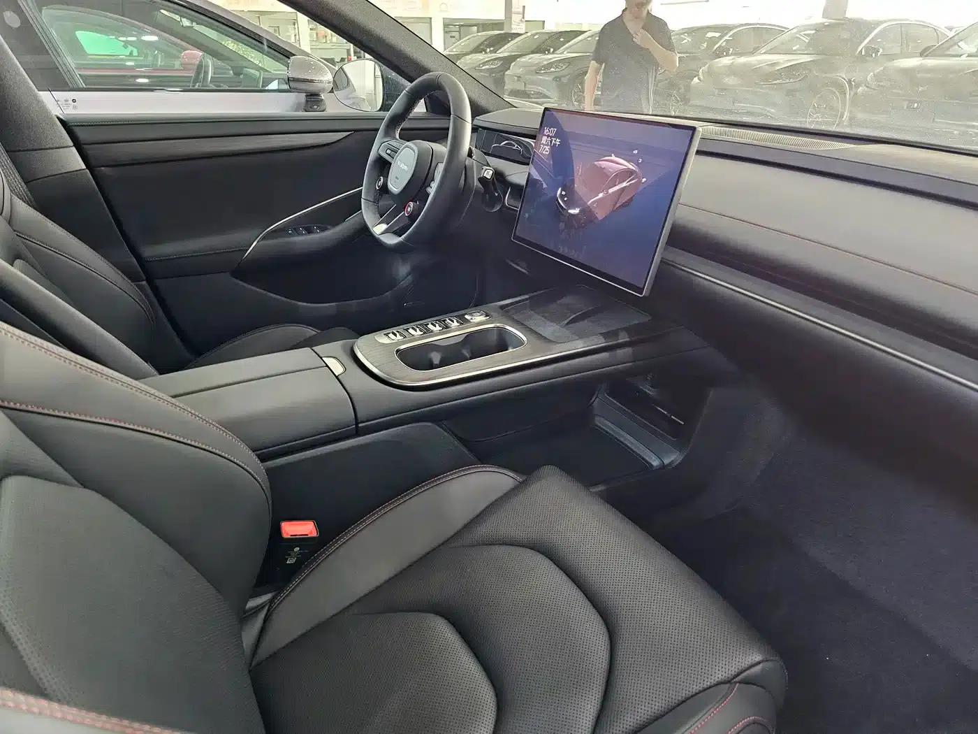 Xiaomi SU7 2024 Rear-Wheel Drive Long Range Advanced Intelligent Driving Pro Edition — миниатюра 5