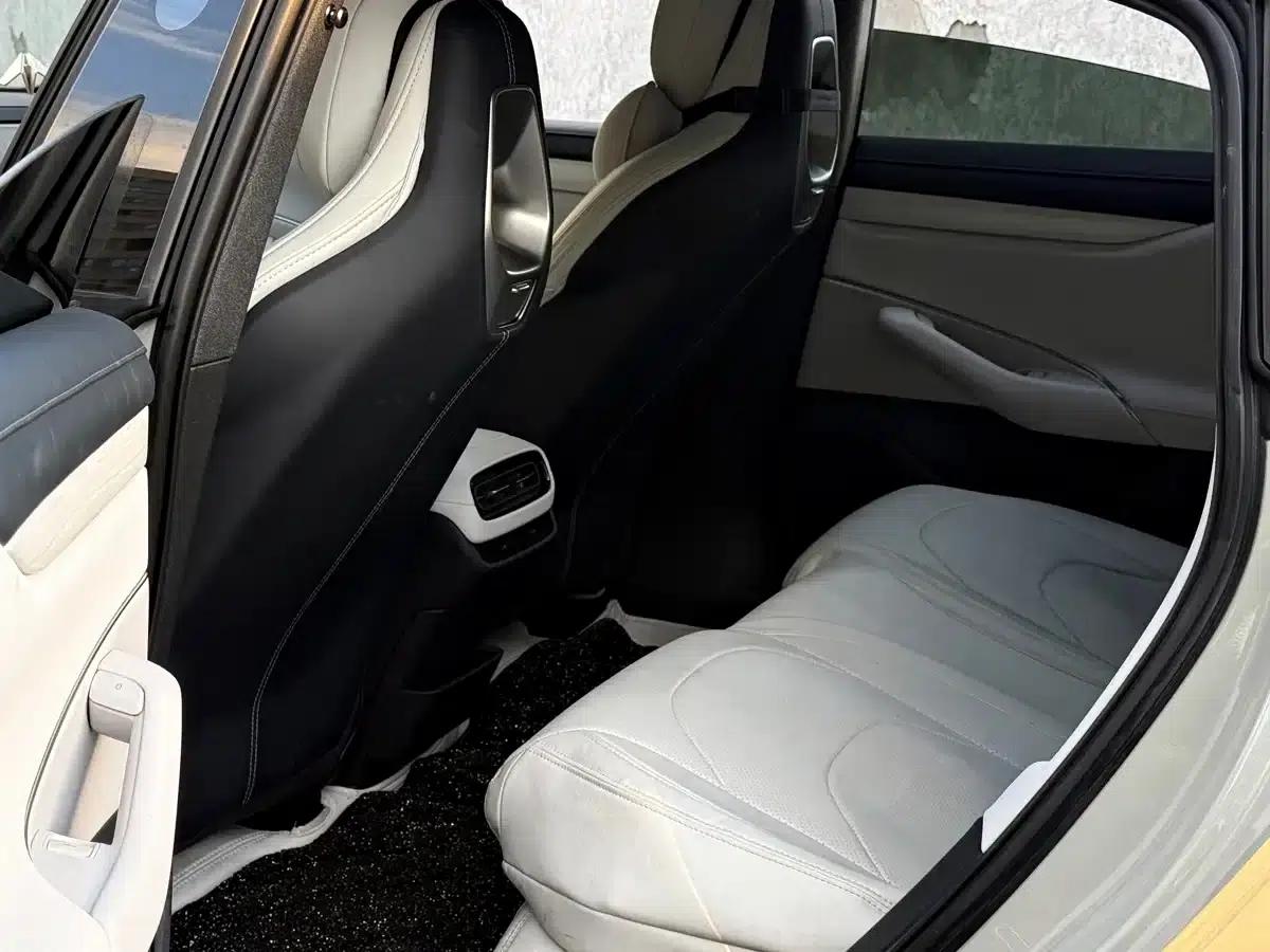 Xiaomi SU7 2024 Rear-Wheel Drive Long-Range Smart Driving Edition — миниатюра 14