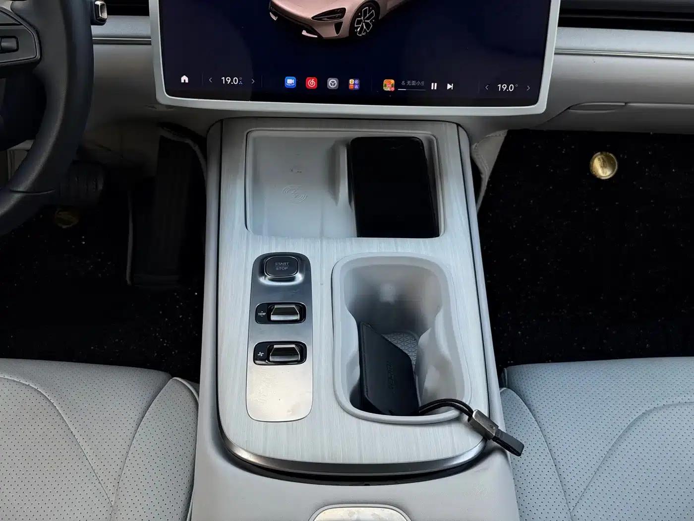 Xiaomi SU7 2024 Rear-Wheel Drive Long-Range Smart Driving Edition — миниатюра 10