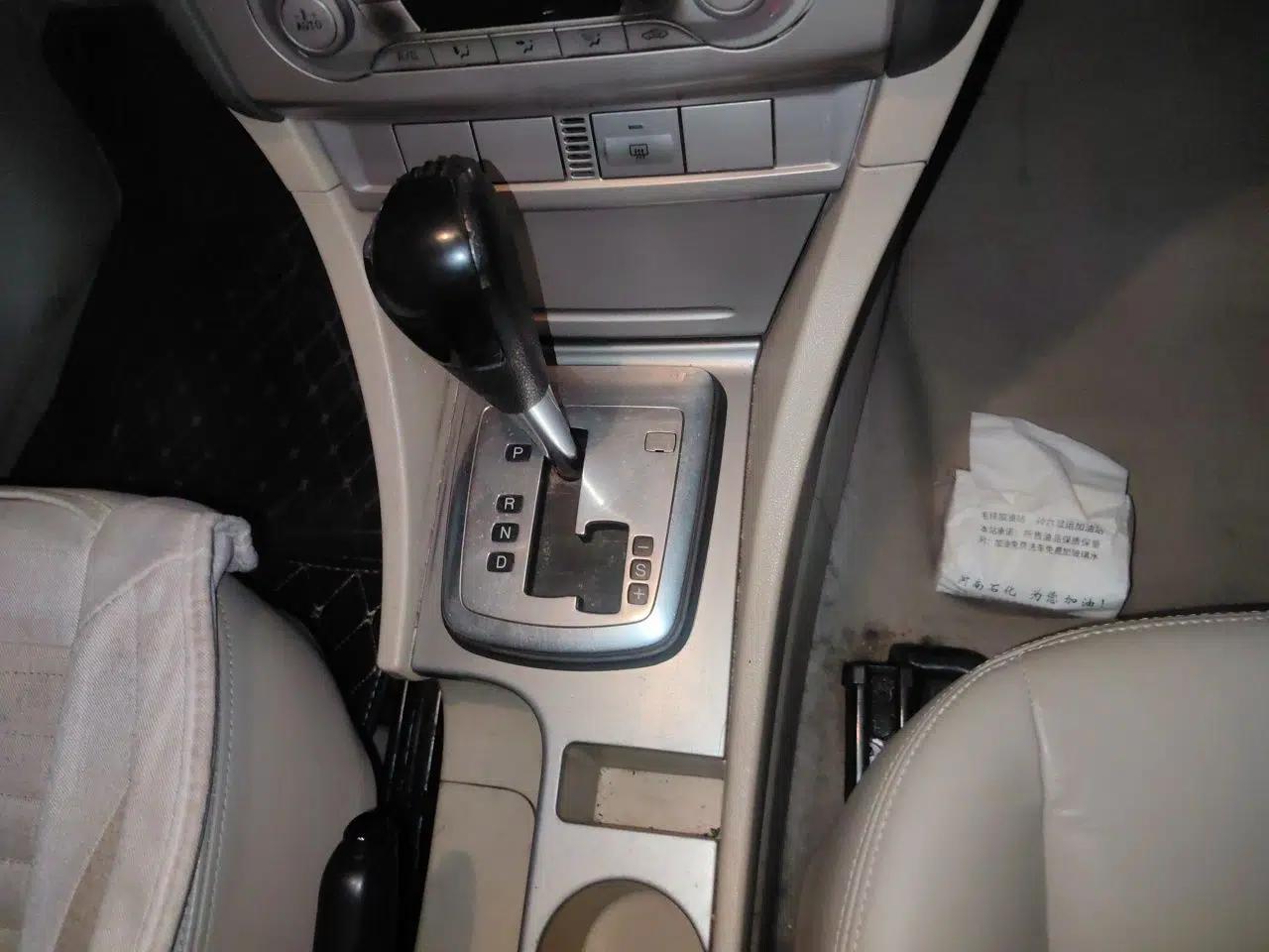 Ford Focus 2013 Sedan Classic 1.8L Automatic Fashion Edition — миниатюра 14