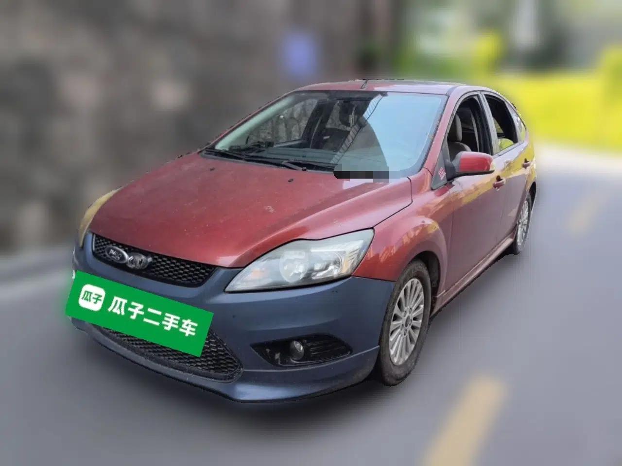 Ford Focus 2013 Hatchback Classic 1.8L Automatic Fashion Edition — миниатюра 1