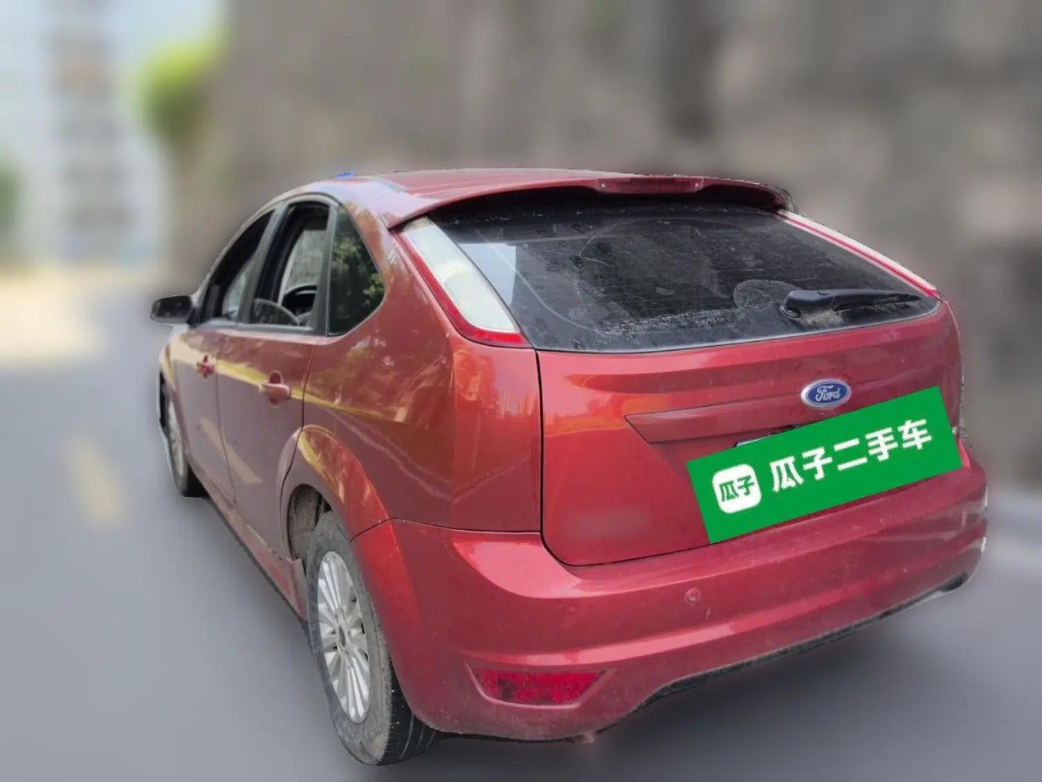 Ford Focus 2013 Hatchback Classic 1.8L Automatic Fashion Edition — миниатюра 4