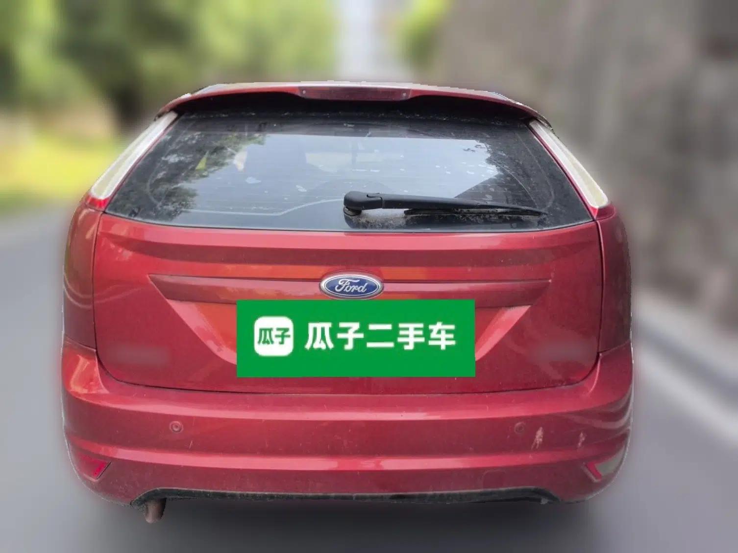 Ford Focus 2013 Hatchback Classic 1.8L Automatic Fashion Edition — миниатюра 5