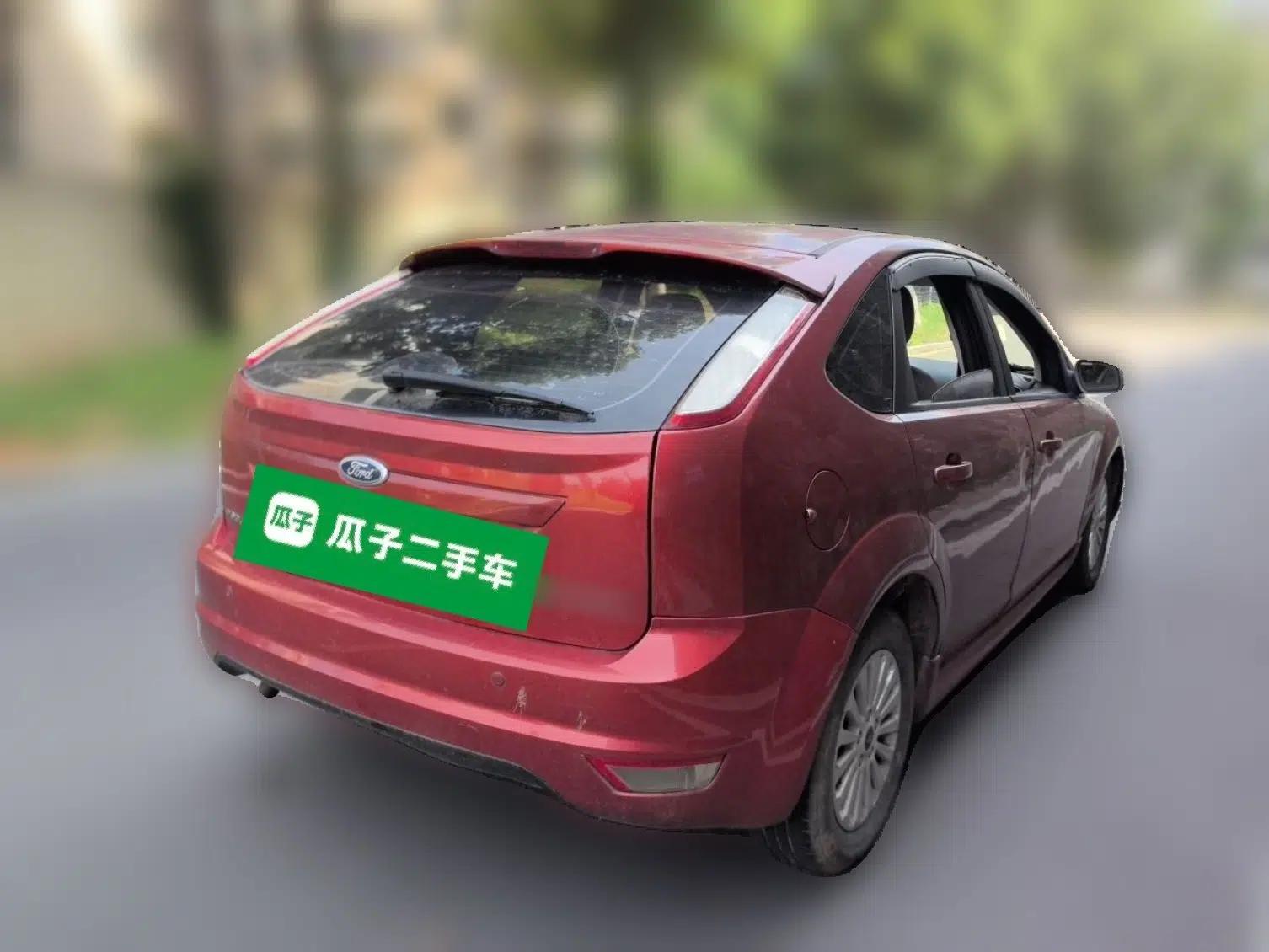 Ford Focus 2013 Hatchback Classic 1.8L Automatic Fashion Edition — миниатюра 6