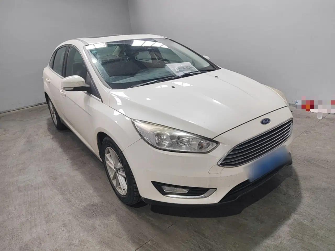 Ford Focus 2017 Sedan EcoBoost 180 Automatic Elite Model — миниатюра 3