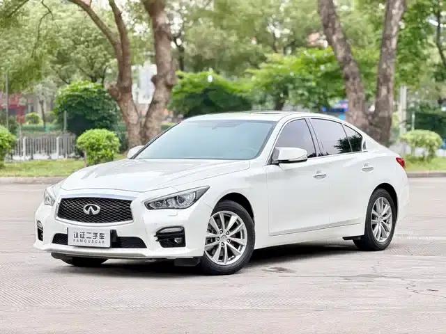 Infiniti Q50 2014 2.0T Comfort Edition