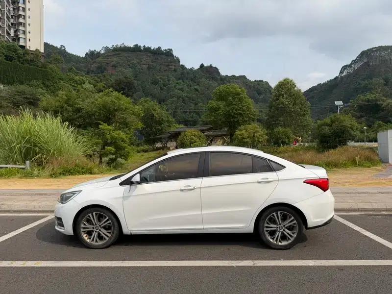 Chery Arrizo 5 2017 1.5L Manual Deluxe Edition — миниатюра 4