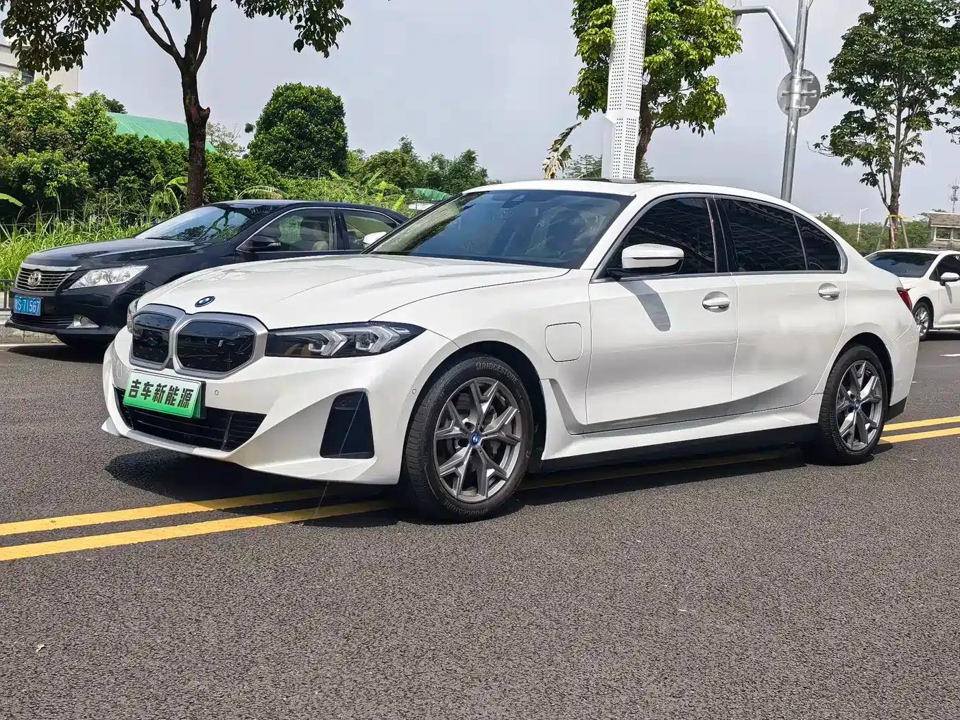 BMW i3 2024 eDrive 35L — миниатюра 1