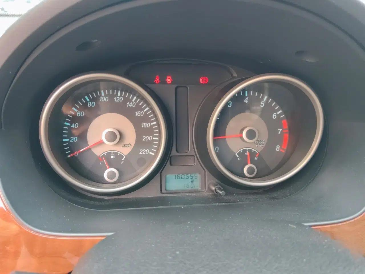 Buick Excelle 2015 1.5L Manual Luxury Model — миниатюра 11