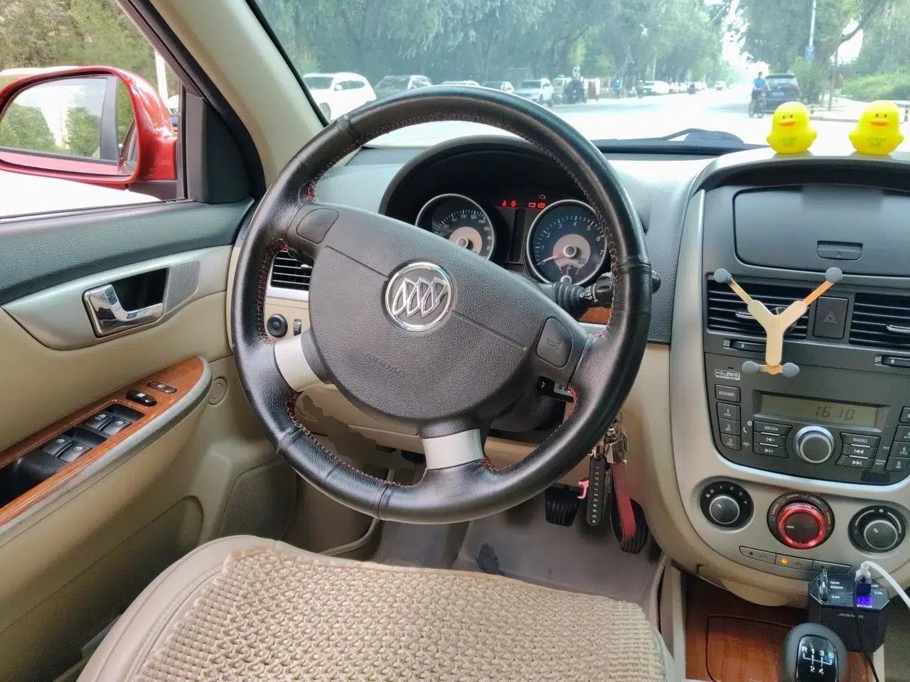Buick Excelle 2015 1.5L Manual Luxury Model — миниатюра 10