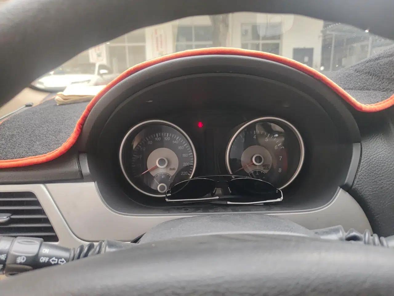 Buick Excelle 2013 1.5L Manual Classic Model — миниатюра 11