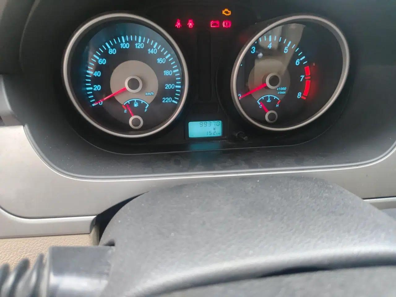 Buick Excelle 2013 1.5L Manual Classic Model — миниатюра 12