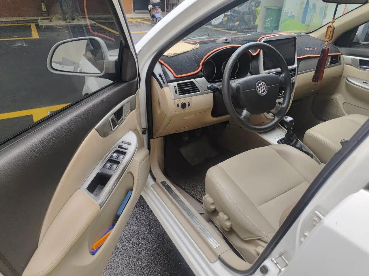 Buick Excelle 2013 1.5L Manual Classic Model — миниатюра 16