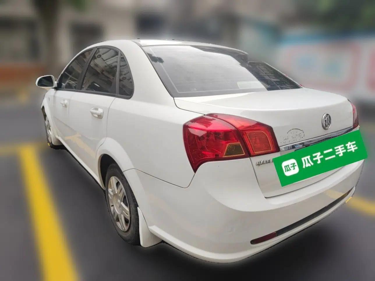 Buick Excelle 2013 1.5L Manual Classic Model — миниатюра 4