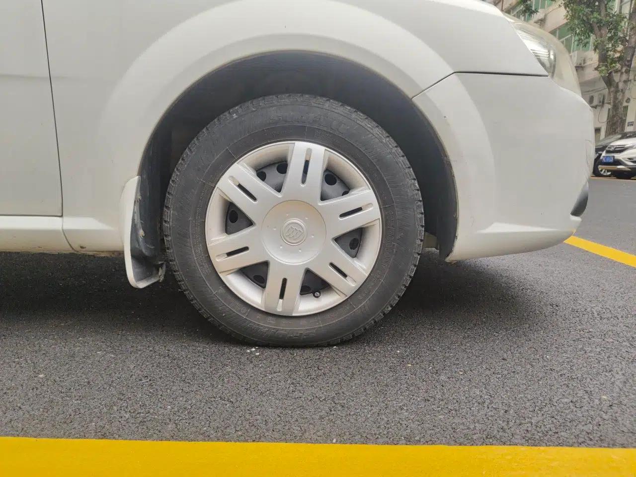 Buick Excelle 2013 1.5L Manual Classic Model — миниатюра 8